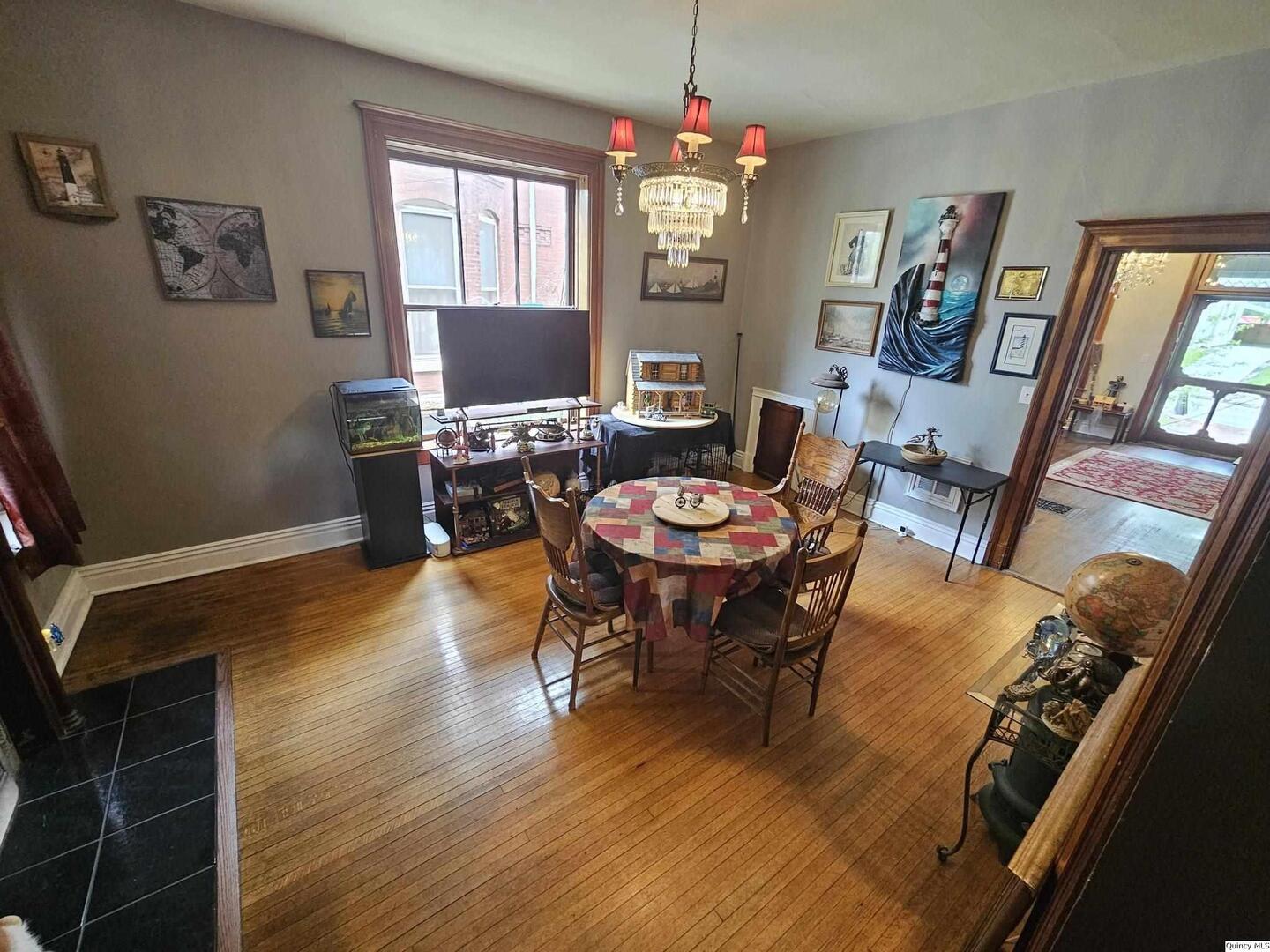 1634 Vermont Street Quincy, IL 62301 - Photo 7 of 25