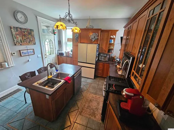 $275,000 | 1634 Vermont Street, Quincy, IL 62301