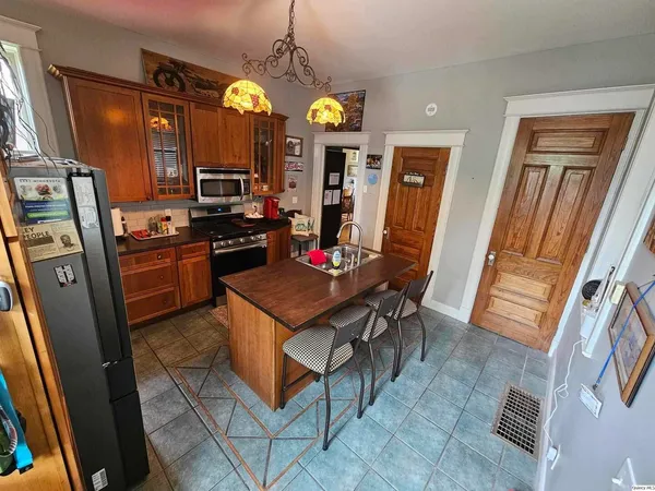 $275,000 | 1634 Vermont Street, Quincy, IL 62301