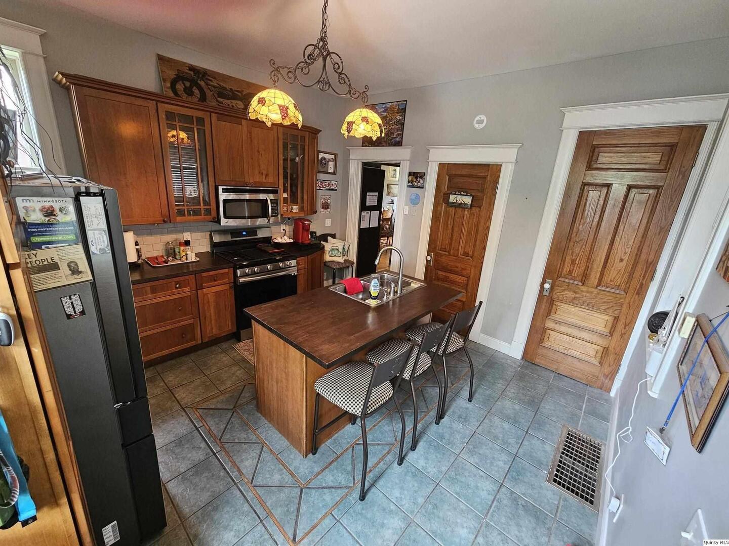 1634 Vermont Street Quincy, IL 62301 - Photo 9 of 25