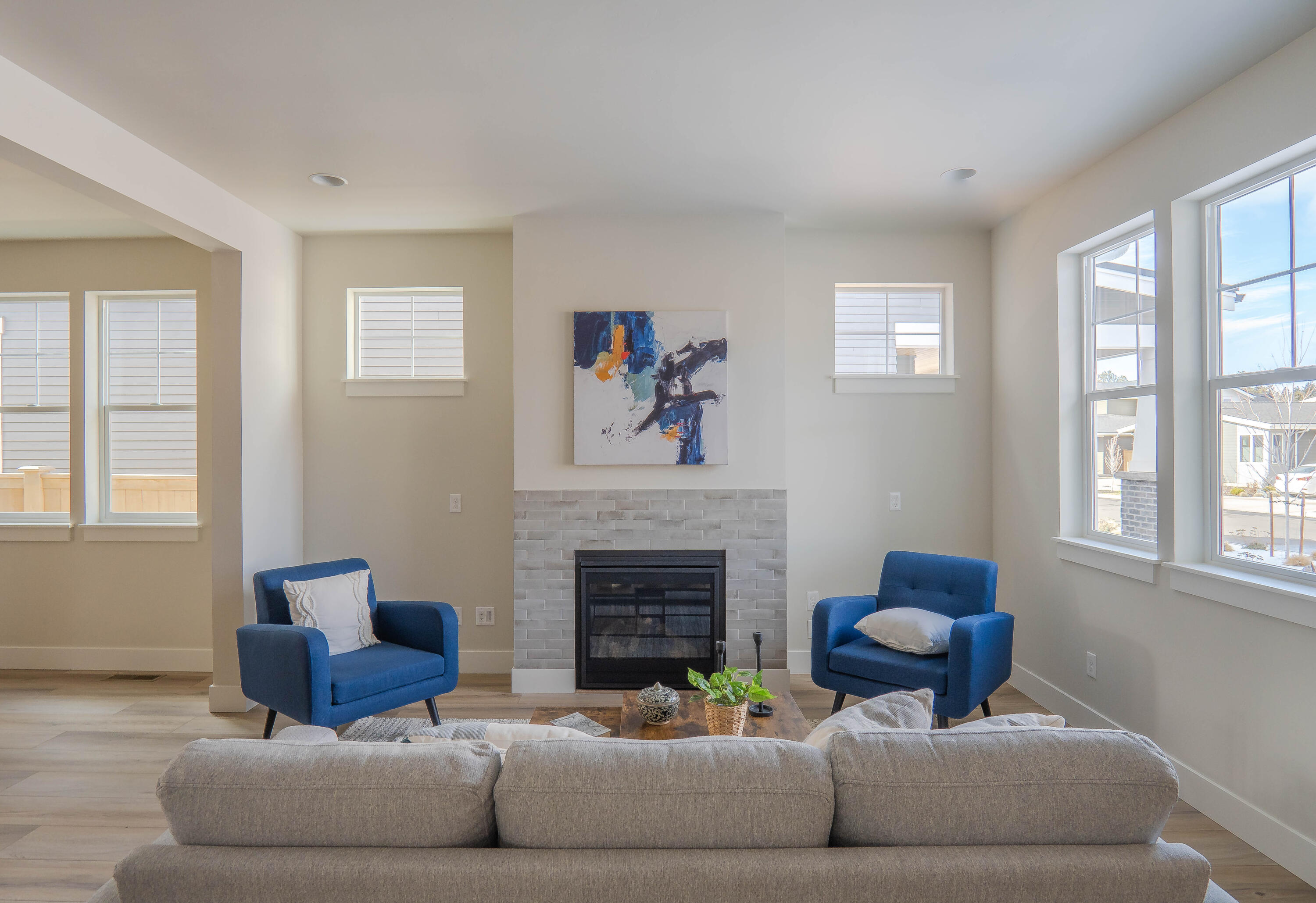 20497 Aberdeen Drive Bend, OR 97702 - Photo 7 of 18 Sitting Area