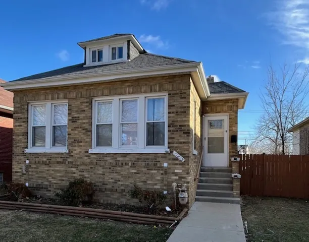 $279,000 | 11815 South Hale Avenue, Chicago, IL 60643