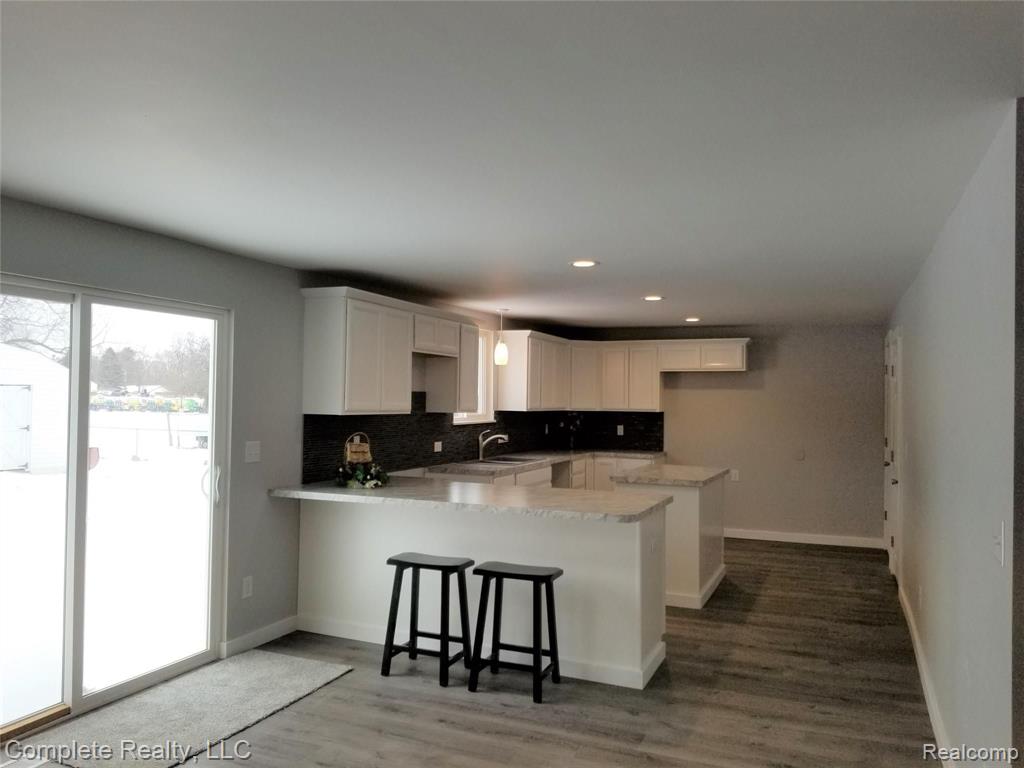 4447 East Carpenter Road Flint, MI 48506 - Photo 13 of 48