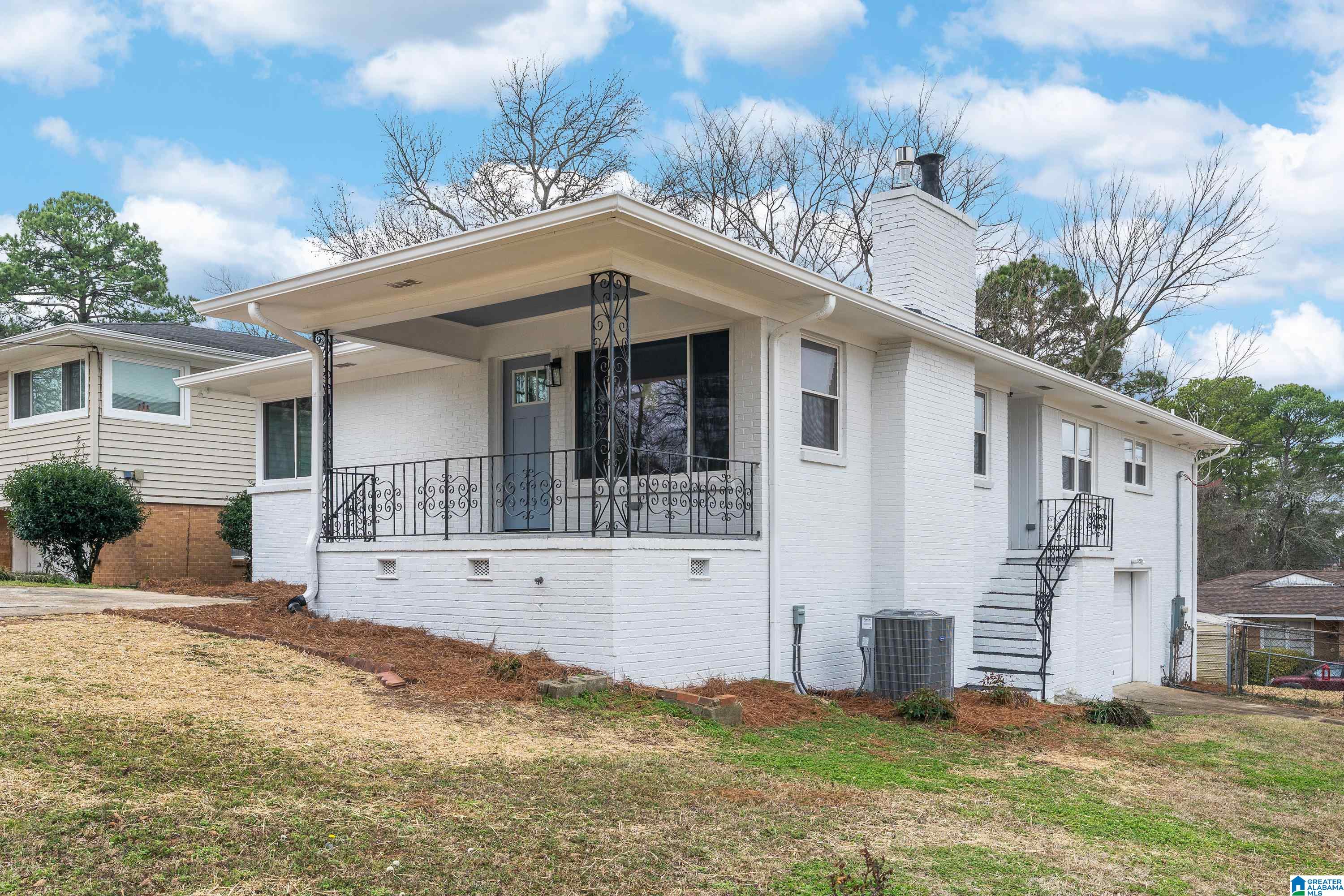 928 Center Place Southwest Birmingham, AL 35211 - Photo 1 of 35
