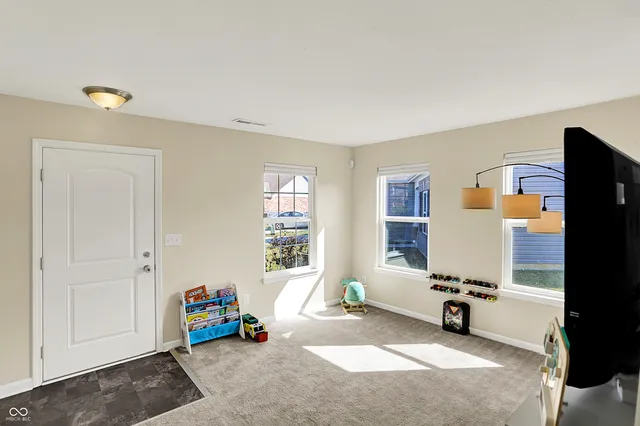 $265,000 | 6527 McCreery Court, Indianapolis, IN 46221