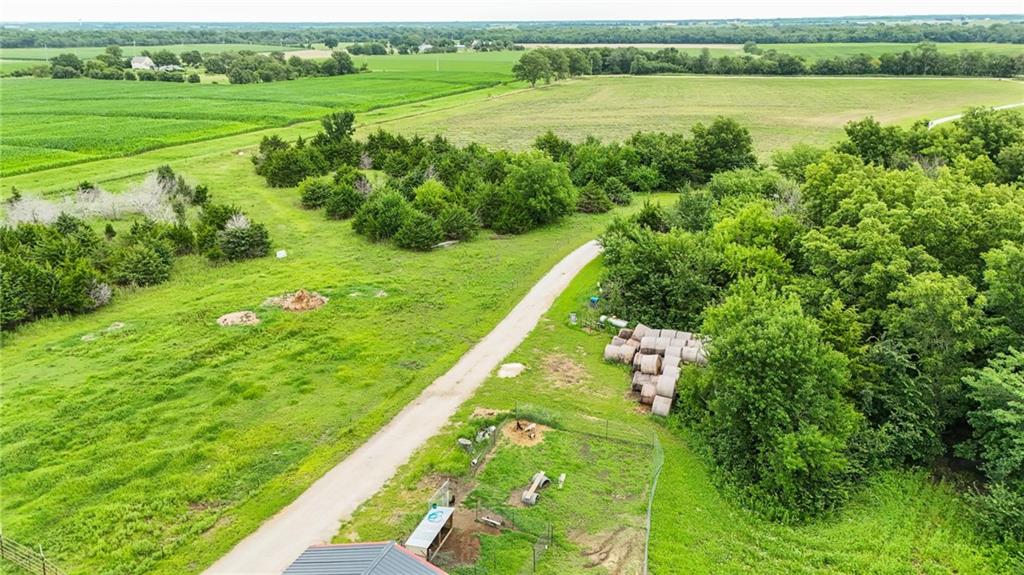2216 Eisenhower Road Ottawa, KS 66067 - Photo 37 of 54