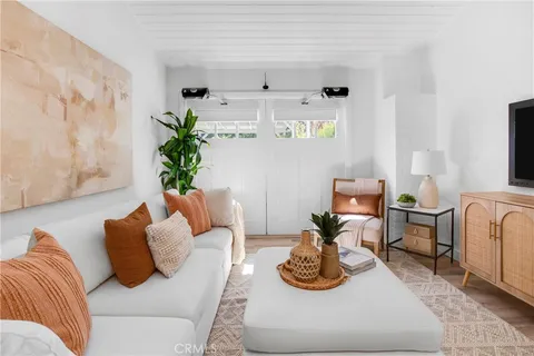 $2,690,000 | 424 South Meadows Avenue, Manhattan Beach, CA 90266