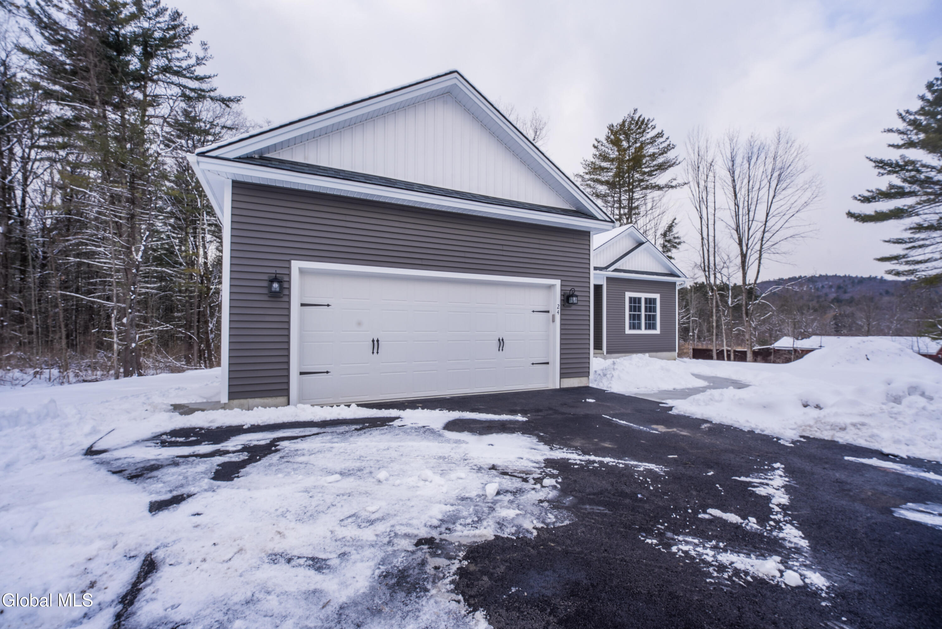 18 Wolfe Road Queensbury, NY 12804 - Photo 31 of 37 34-DSC05253-HDR
