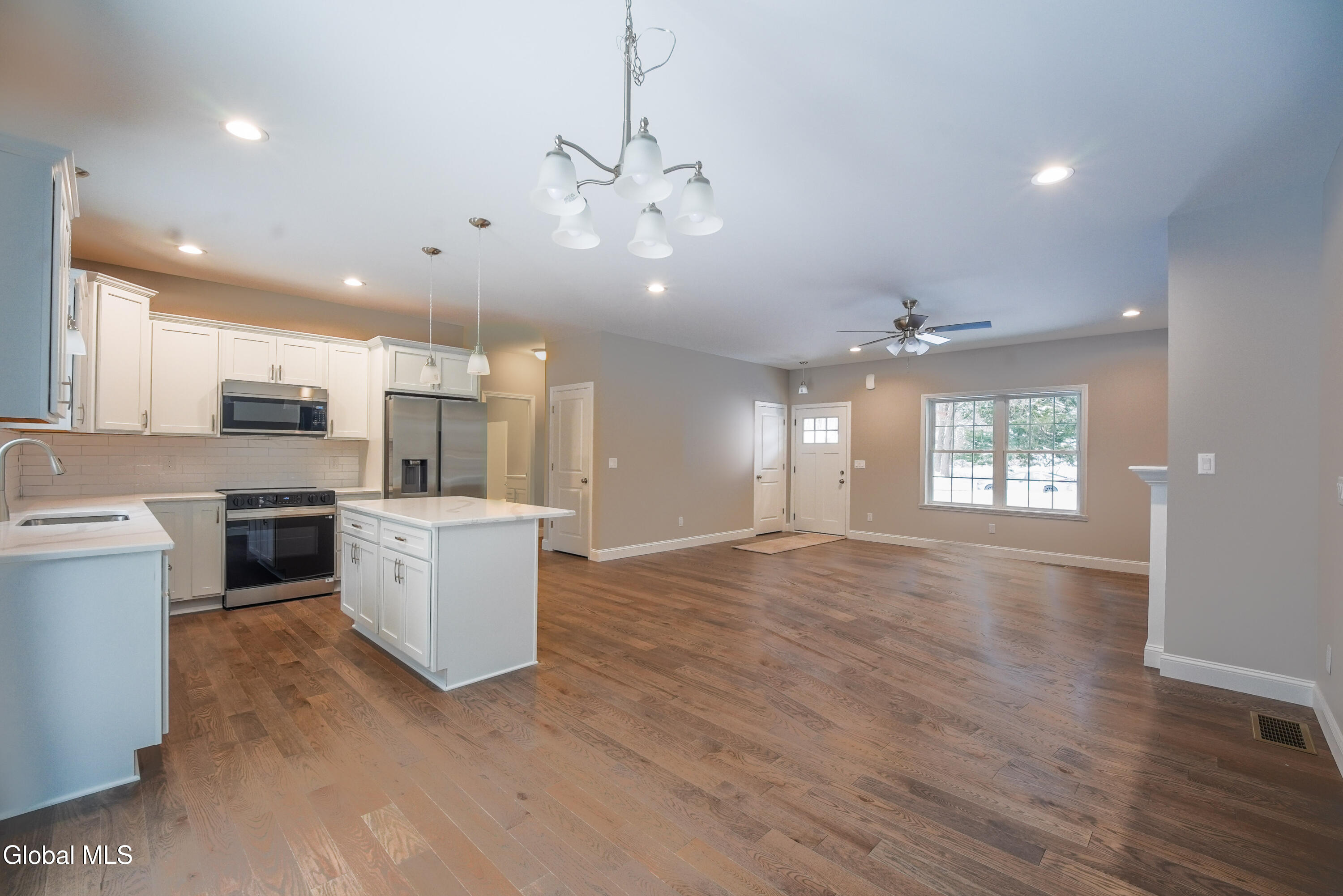 18 Wolfe Road Queensbury, NY 12804 - Photo 6 of 37 12-DSC05172-HDR