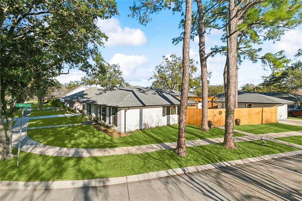 201 Nelson Drive River Ridge, LA 70123 - Photo 2 of 22