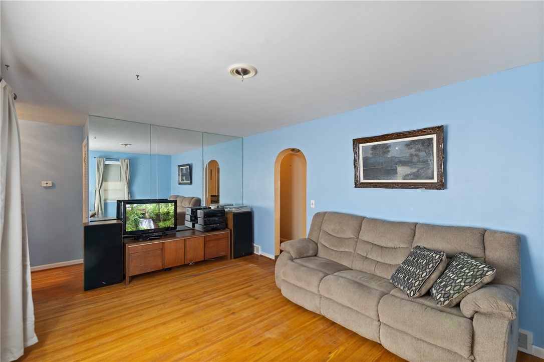 1980 Norton Street Rochester, NY 14609 - Photo 5 of 38