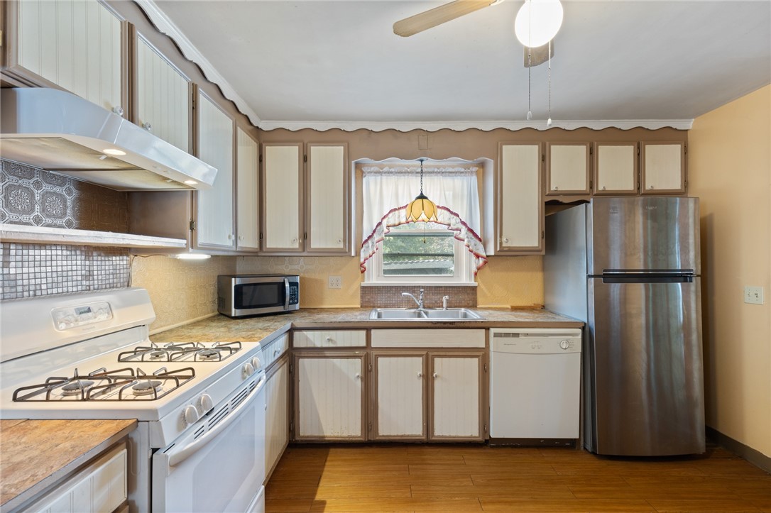 1980 Norton Street Rochester, NY 14609 - Photo 10 of 38