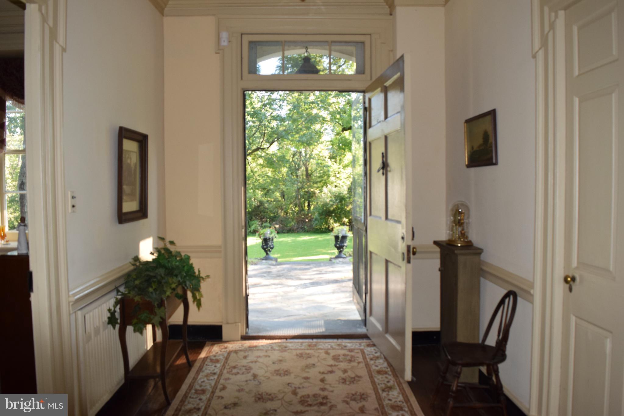 1000 Valley Forge Road Phoenixville, PA 19460 - Photo 14 of 54 Center hallway - front