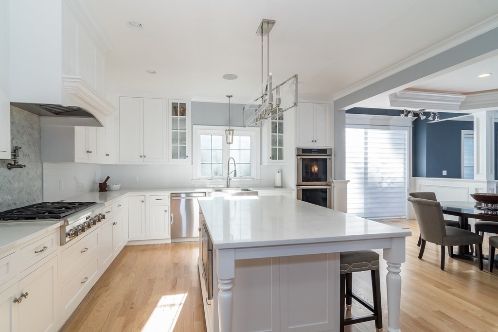 88 Manor Avenue Wellesley, MA 02482 - Photo 3 of 23