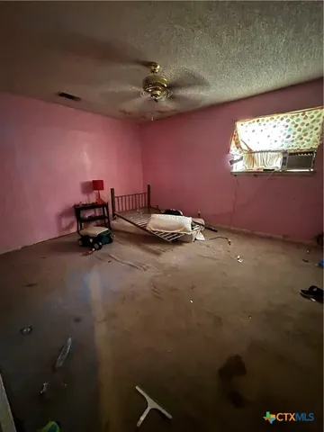 $450,000 | 946 County Road 4818, Kempner, TX 76539