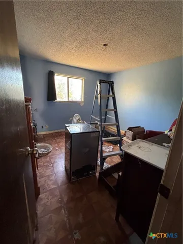 $450,000 | 946 County Road 4818, Kempner, TX 76539