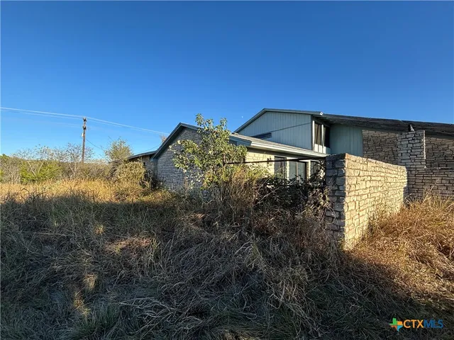 $450,000 | 946 County Road 4818, Kempner, TX 76539