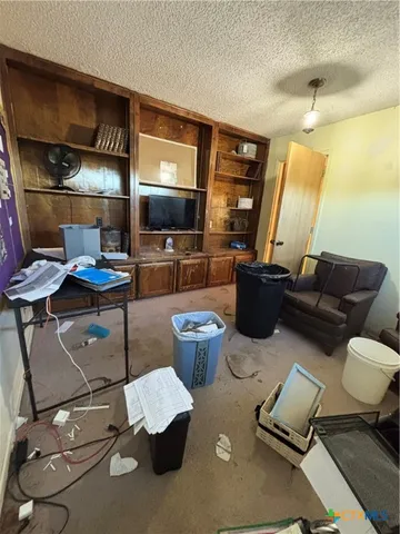 $450,000 | 946 County Road 4818, Kempner, TX 76539