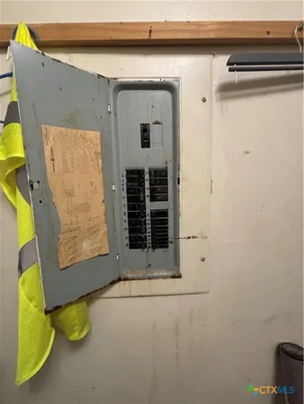 $450,000 | 946 County Road 4818, Kempner, TX 76539