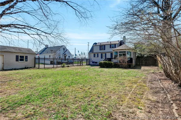 $339,000 | 303 North Hubbards Lane, Louisville, KY 40207
