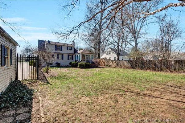 $339,000 | 303 North Hubbards Lane, Louisville, KY 40207