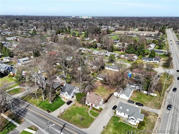 $339,000 | 303 North Hubbards Lane, Louisville, KY 40207