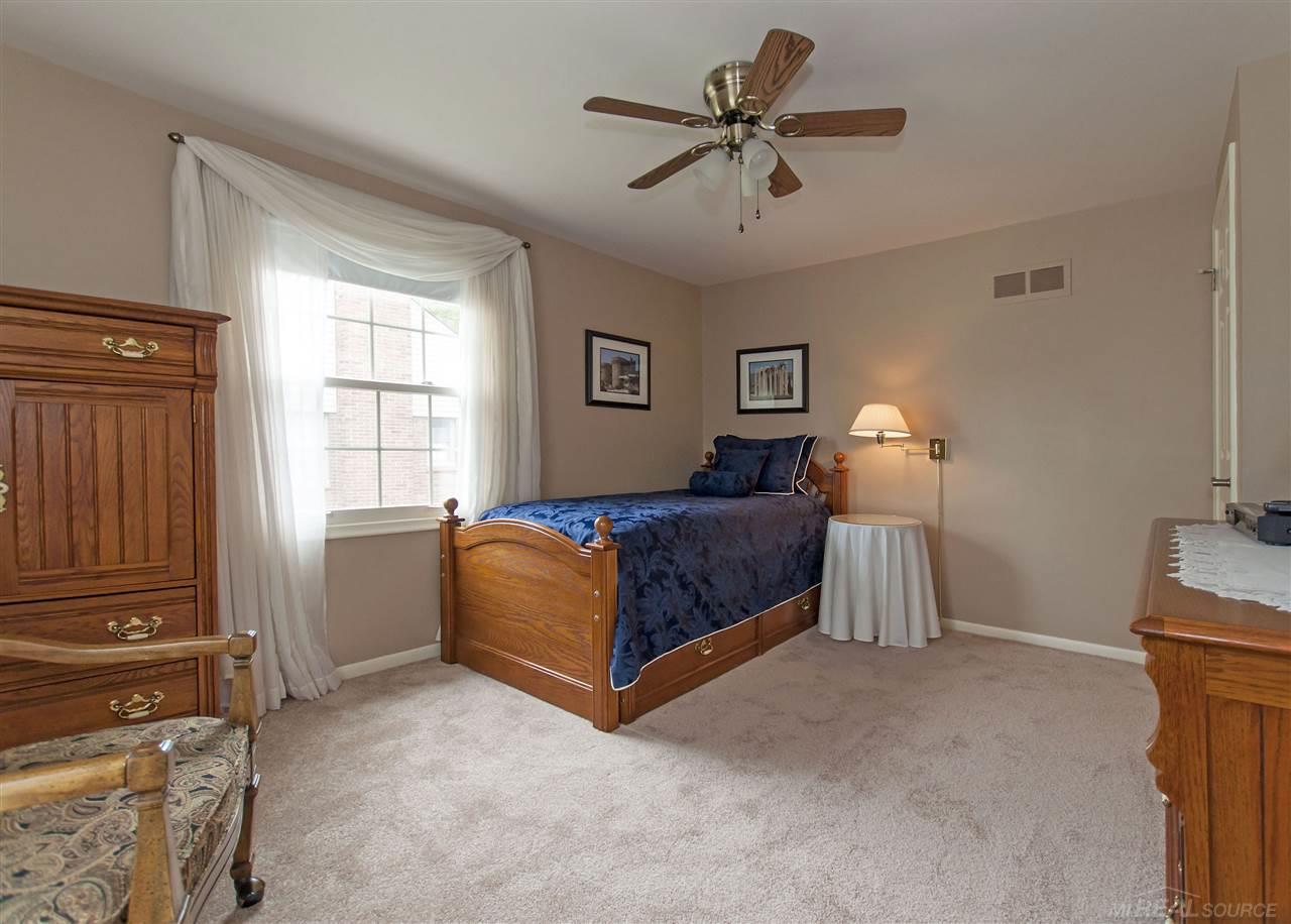 515 Fisher Road Grosse Pointe, MI 48230 - Photo 27 of 42 31294404-26.JPG