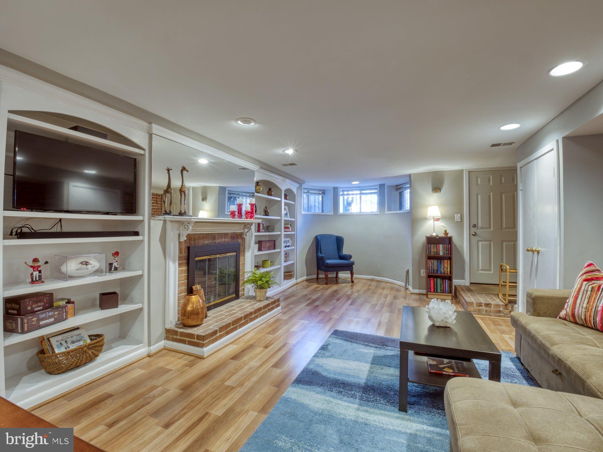 1808 Belmont Road Northwest, Unit 1 Washington, DC 20009 - Photo 6 of 30 Amazing living room
