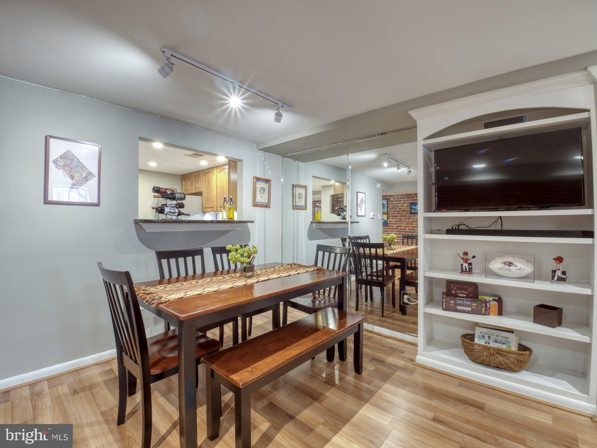 1808 Belmont Road Northwest, Unit 1 Washington, DC 20009 - Photo 8 of 30 Dining area