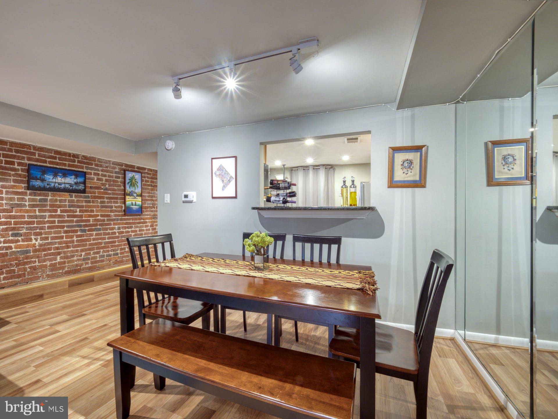 1808 Belmont Road Northwest, Unit 1 Washington, DC 20009 - Photo 9 of 30 Dining area