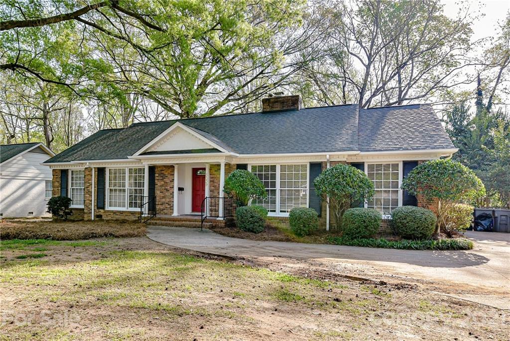 5639 Sharon Road Charlotte, NC 28210 - Photo 3 of 8 Gallery Image 3