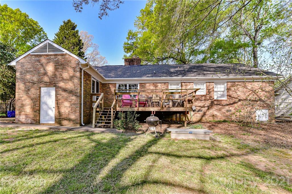 5639 Sharon Road Charlotte, NC 28210 - Photo 5 of 8 Gallery Image 5