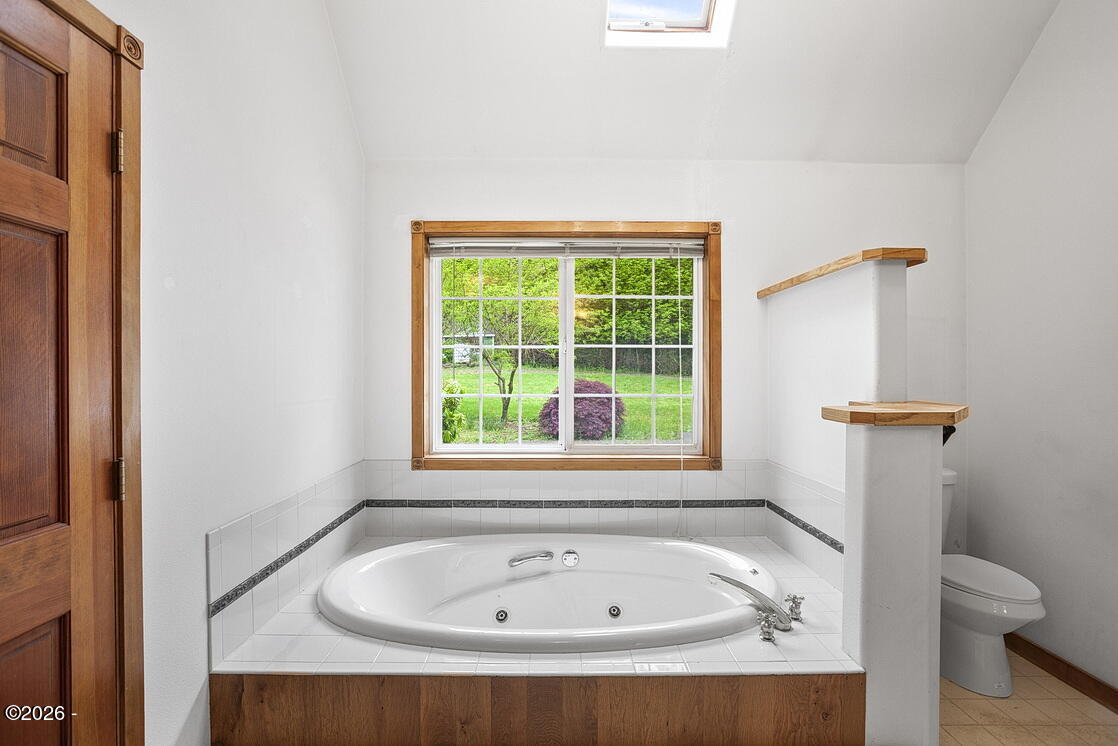 6171 Logsden Road Logsden, OR 97357 - Photo 23 of 72 Bathroom 1