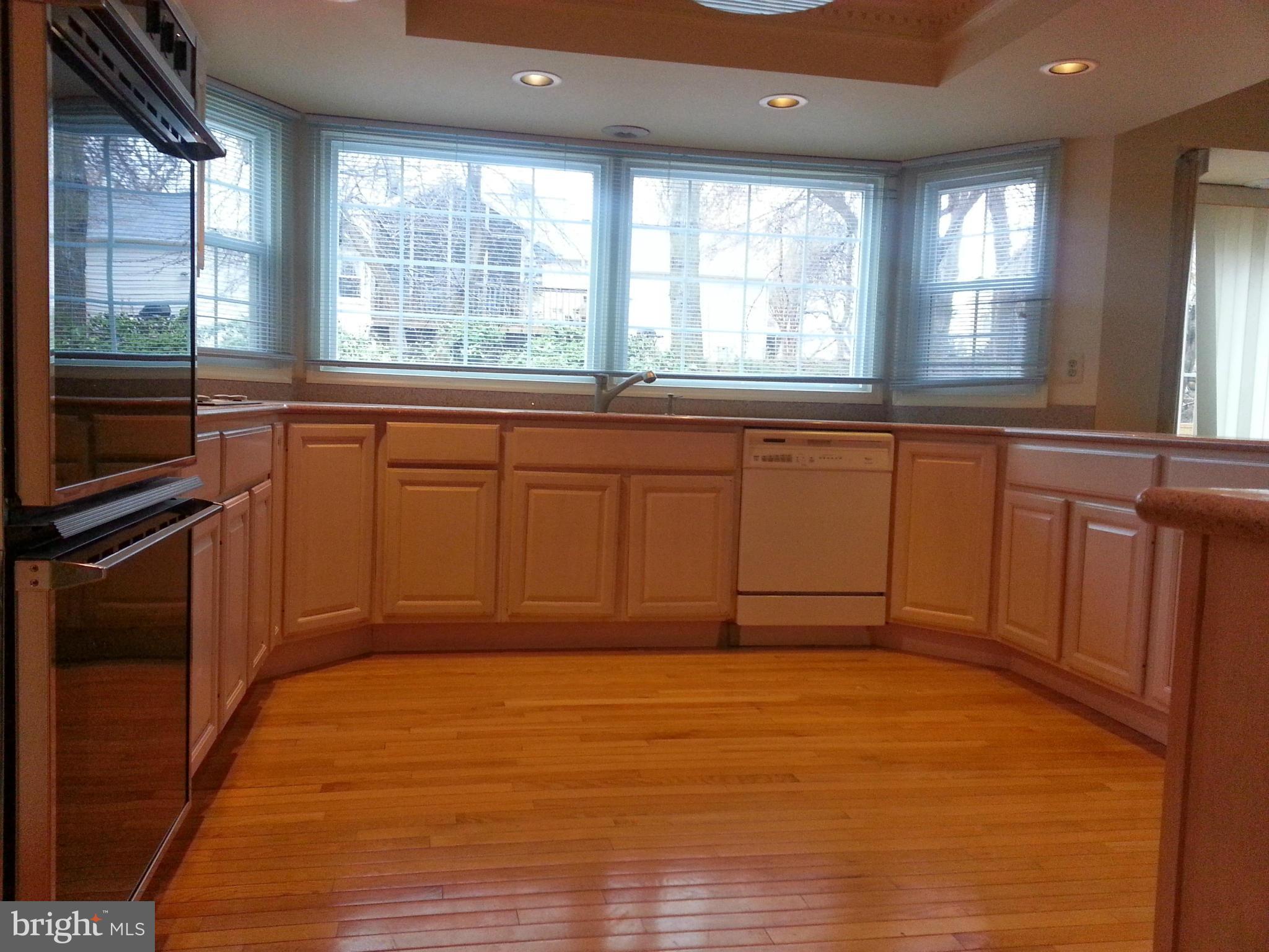 13417 Rippling Brook Drive Silver Spring, MD 20906 - Photo 4 of 21 Kitchen