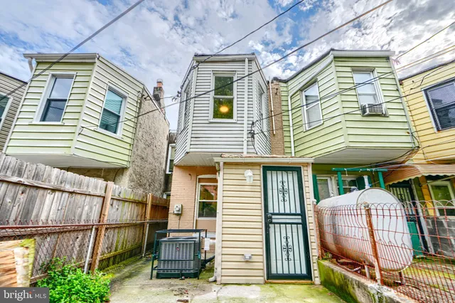 $1,700 | 1704 East Lafayette Avenue, Baltimore, MD 21213