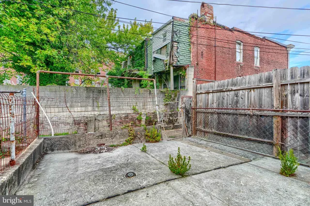 $1,700 | 1704 East Lafayette Avenue, Baltimore, MD 21213