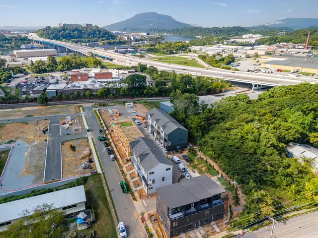 $384,237 | 624 Belle Trace Circle, Unit 105, Chattanooga, TN 37405