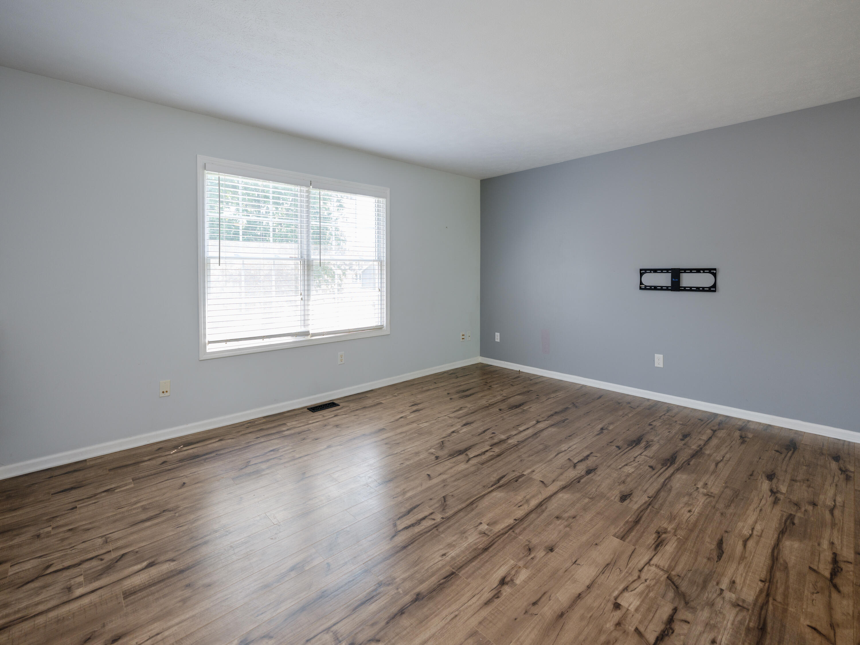 298 Zak Road Plainwell, MI 49080 - Photo 11 of 28 298 Zak Rd-104