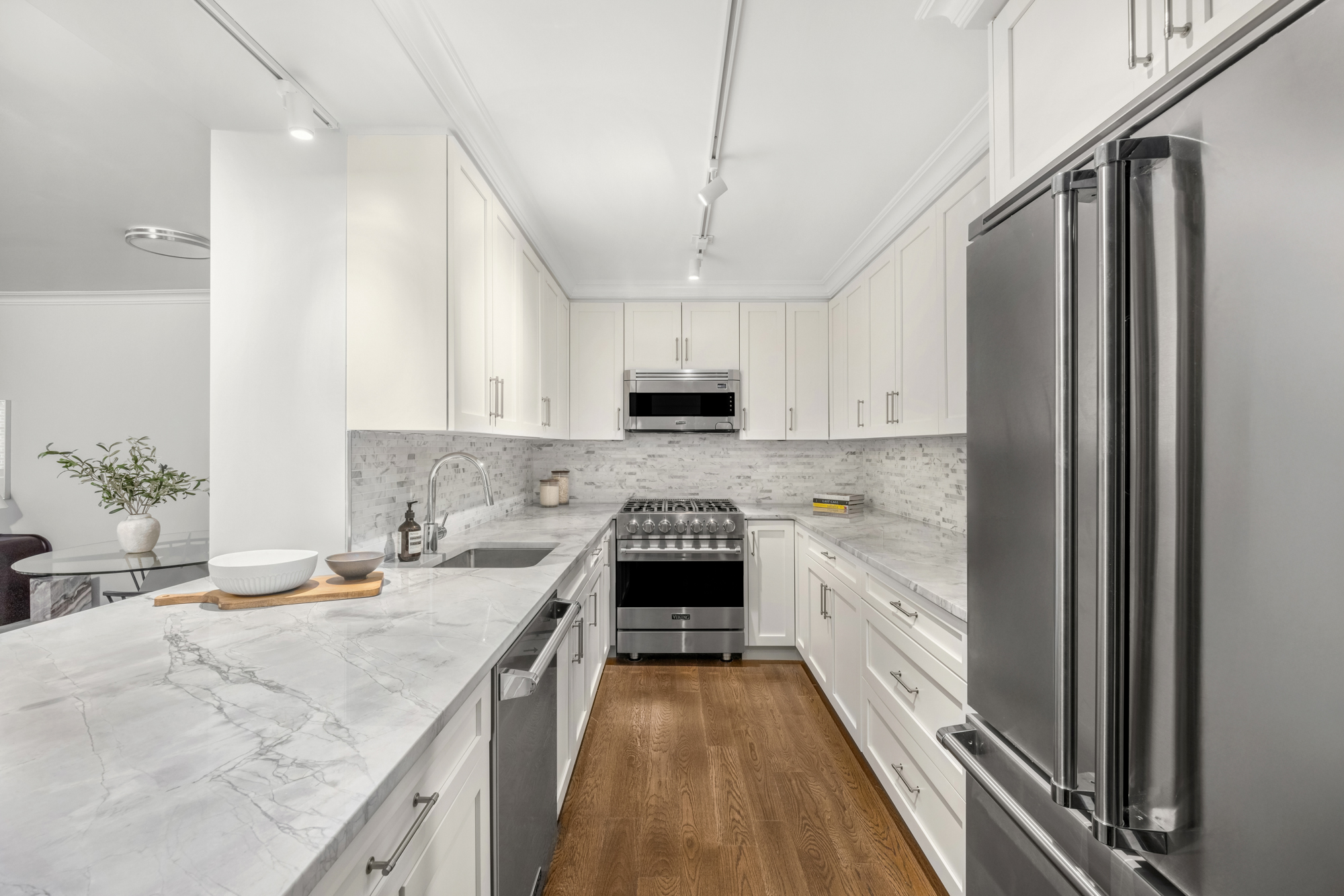 625 Main Street, Unit 635 Manhattan, NY 10044 - Photo 3 of 15