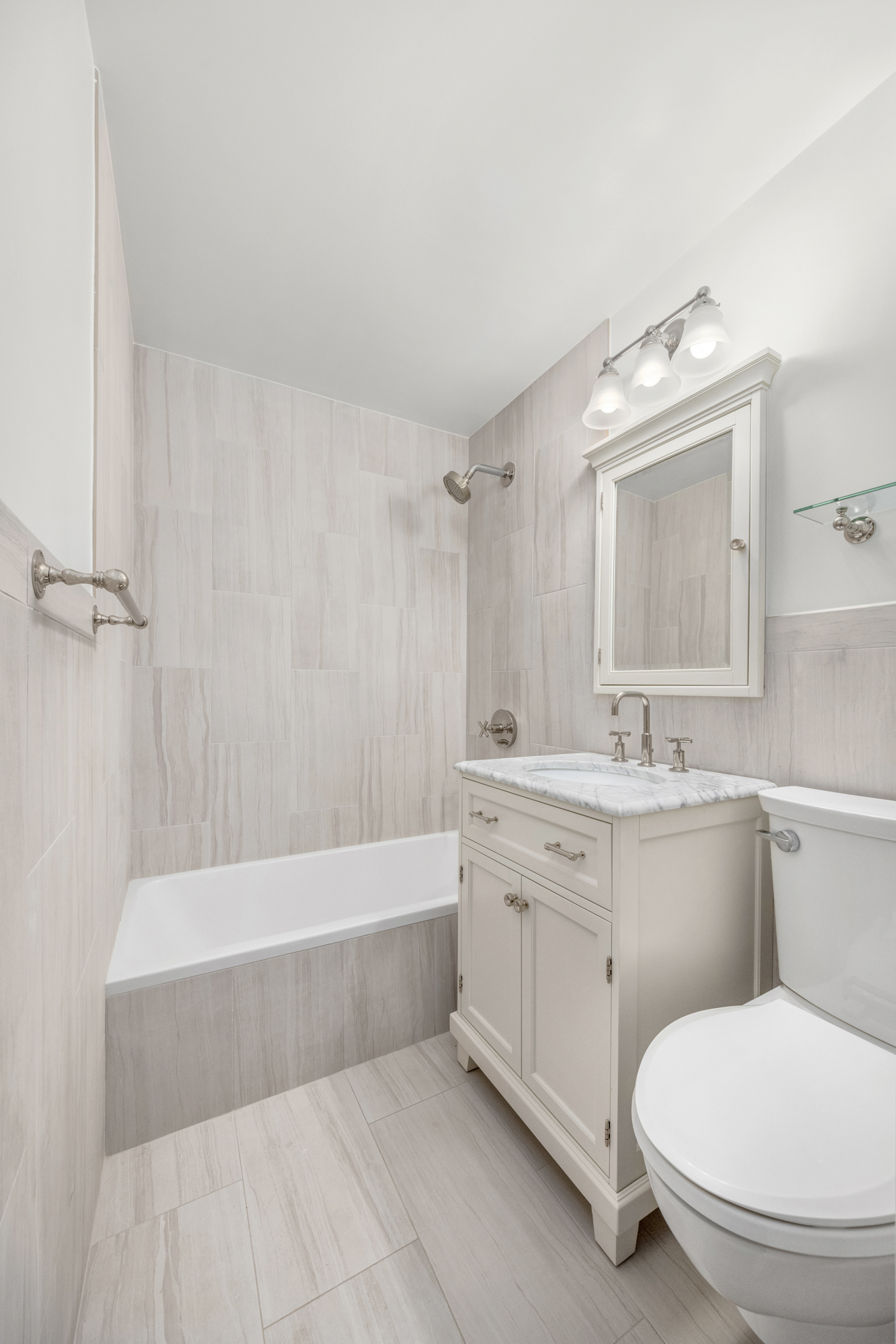 625 Main Street, Unit 635 Manhattan, NY 10044 - Photo 5 of 15