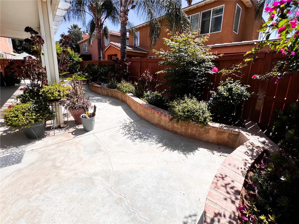 3857 Bella Torre Road Perris, CA 92571 - Photo 21 of 25 a view of a back yard of the house