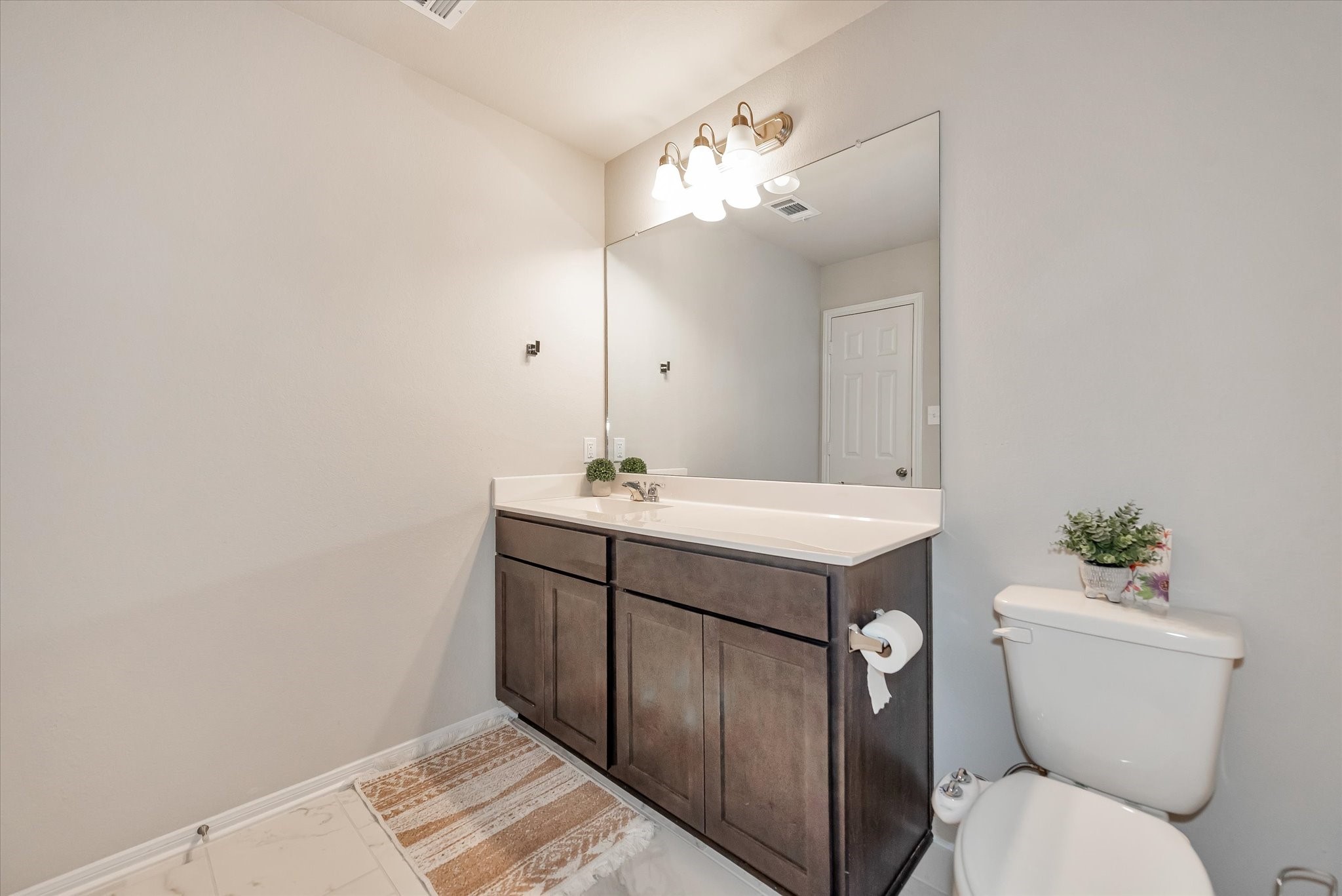 18306 Windy Knl Way Houston, TX 77084 - Photo 33 of 46 Secondary bath