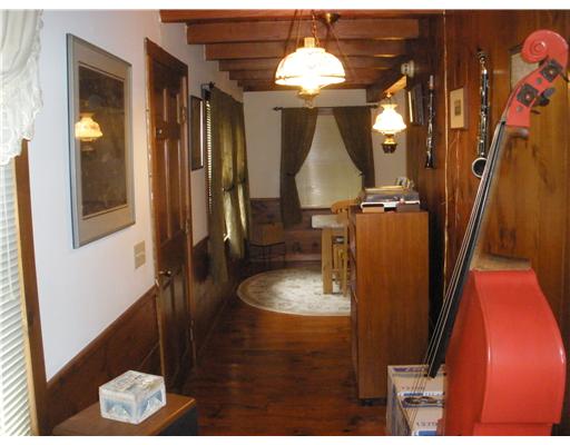 72 Knight Hill Road Scituate, RI 02815 - Photo 13 of 19 Entry.
