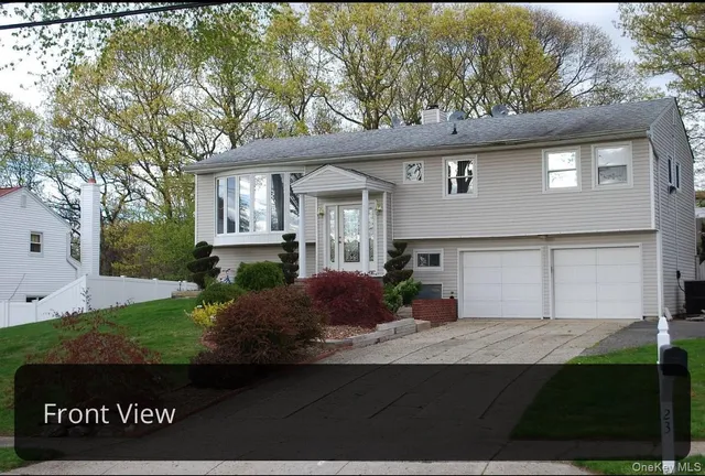 $825,000 | 23 Ridge Court, Smithtown, NY 11788