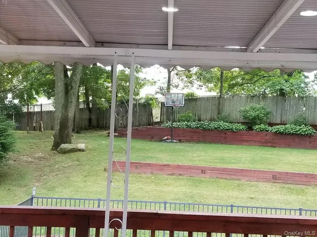 $825,000 | 23 Ridge Court, Smithtown, NY 11788