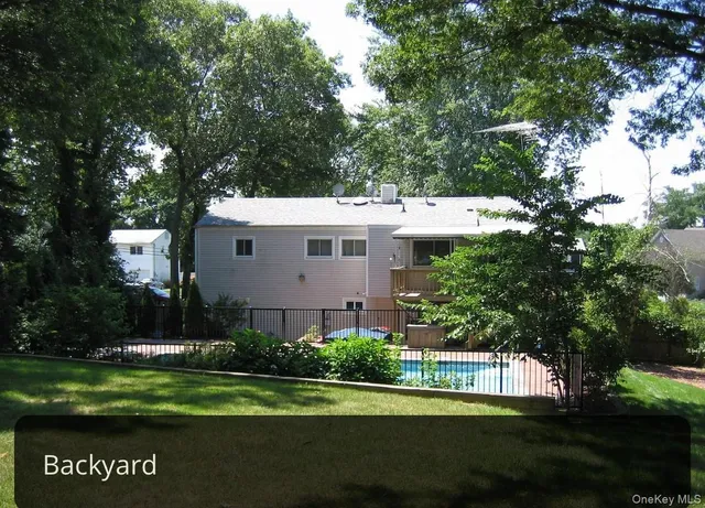 $825,000 | 23 Ridge Court, Smithtown, NY 11788