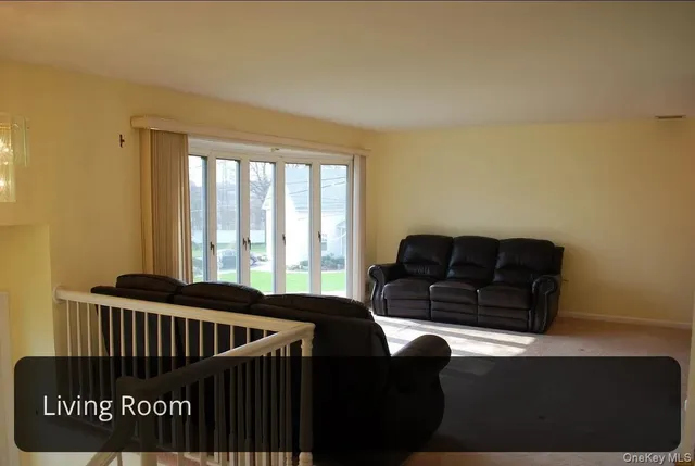 $825,000 | 23 Ridge Court, Smithtown, NY 11788