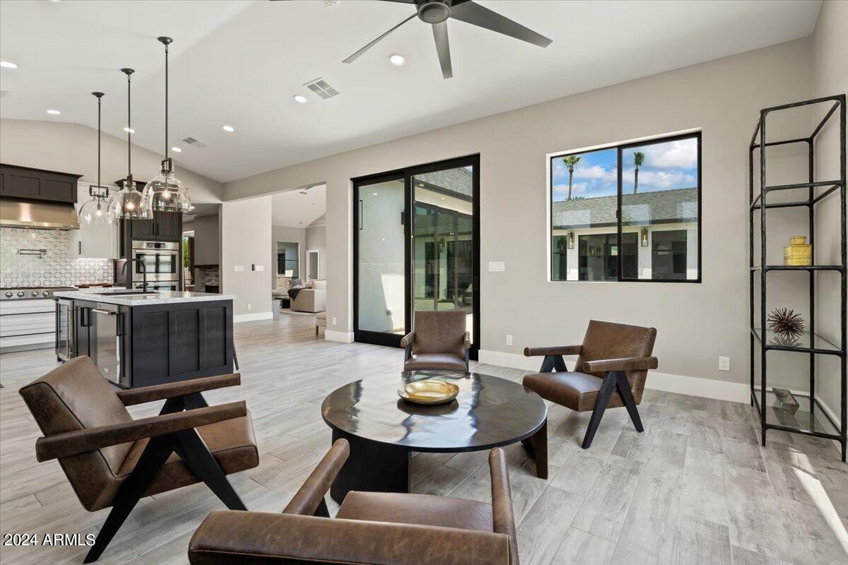 4137 East Earll Drive Phoenix, AZ 85018 - Photo 25 of 54 35-Lounge