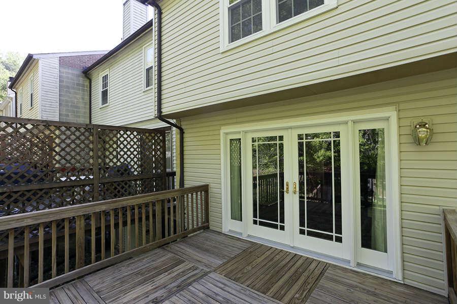 7937 Forest Path Way Springfield, VA 22153 - Photo 15 of 28 Deck