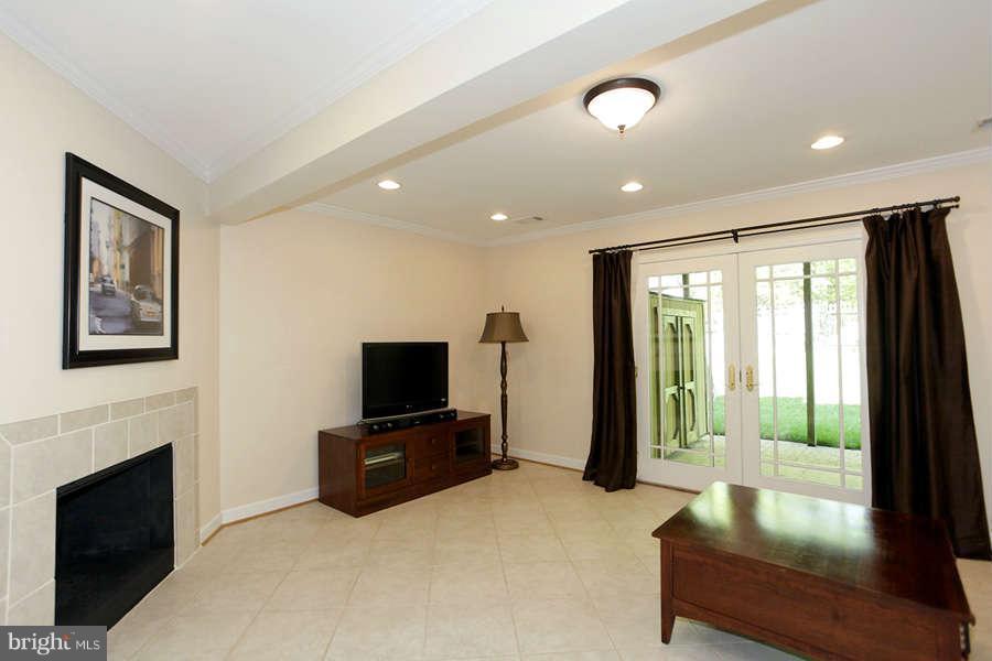 7937 Forest Path Way Springfield, VA 22153 - Photo 23 of 28 Family Room